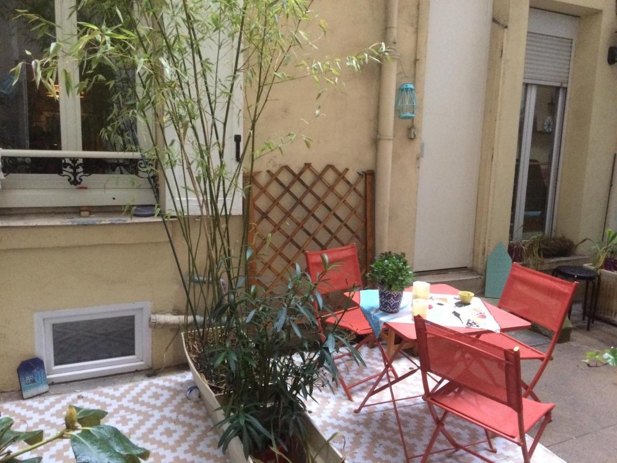 Studio "Maryline" Sejours Parisiens Abordables - Rez De Chaussee Sur Beau Patio Ombrage- Accessible Handcaps - Grand Canape-Lit Clic Clac 2 Places - Cuisine Equipee - Salle De Bains - 5 Minutes Du Metro Brochant Ligne 13,Bus 74 Et 31 Екстериор снимка